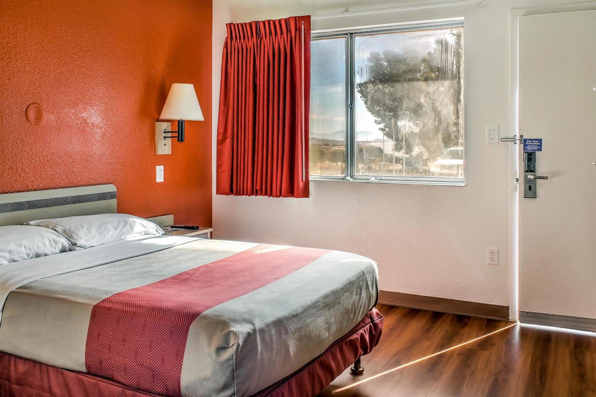 Motel 6-Mojave, Ca Екстер'єр фото