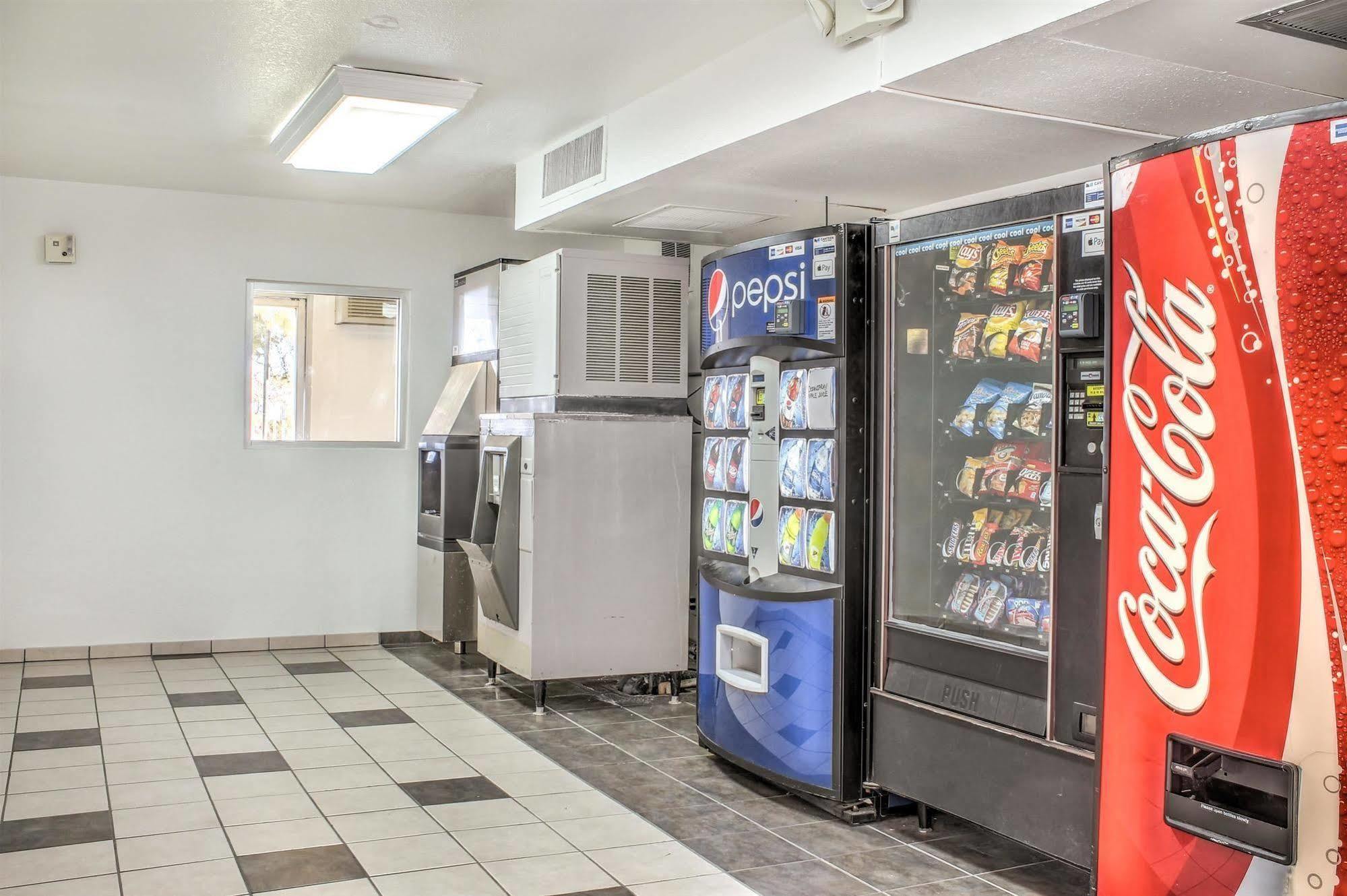 Motel 6-Mojave, Ca Екстер'єр фото